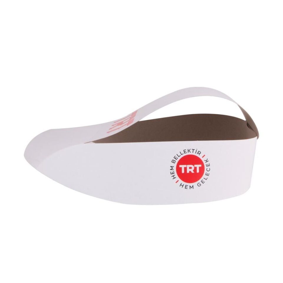 قبعة من الورق المقوى (إنتاج خاص)