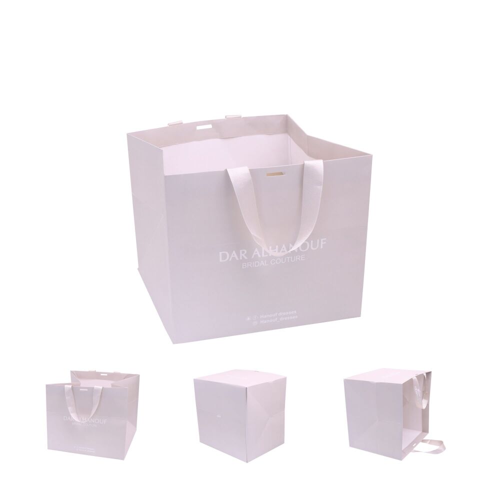 İpli Karton Çanta Baskılı (Büyük) 4XL - 3.000 adet - Mat Selefon + Kabartma Lak